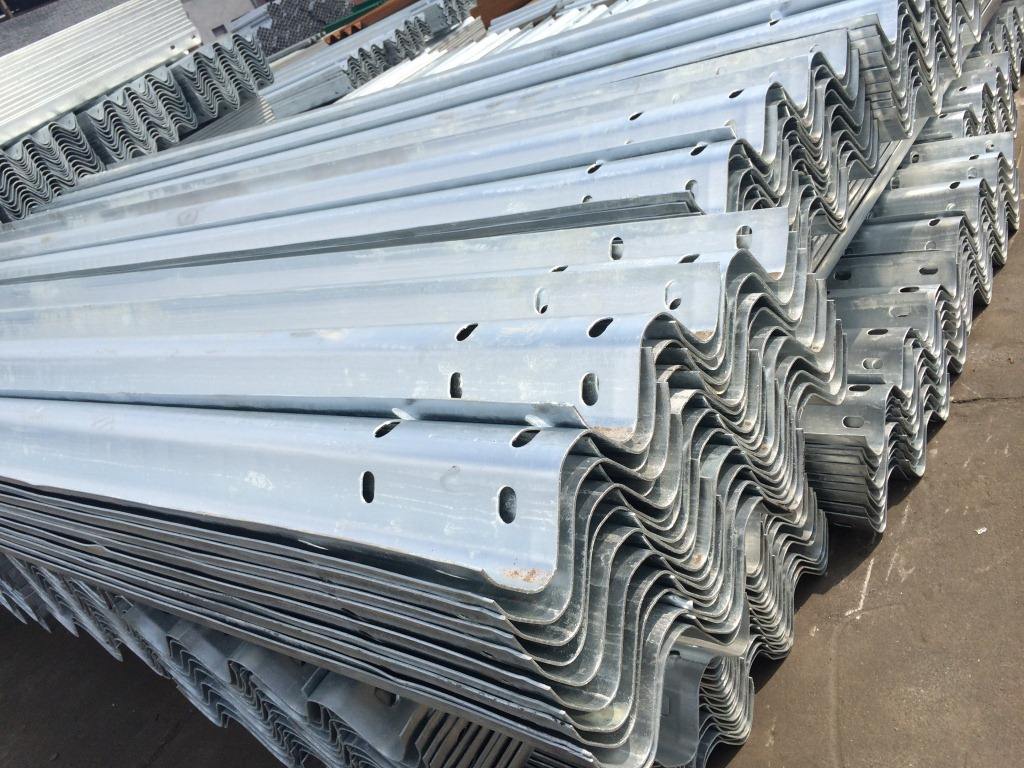 热镀锌孝感波形护栏板