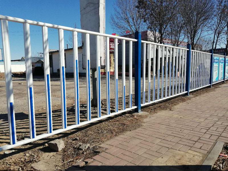 孝感交通路路护栏的职能与设计