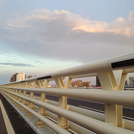 若何防腐措置公路护栏表表？